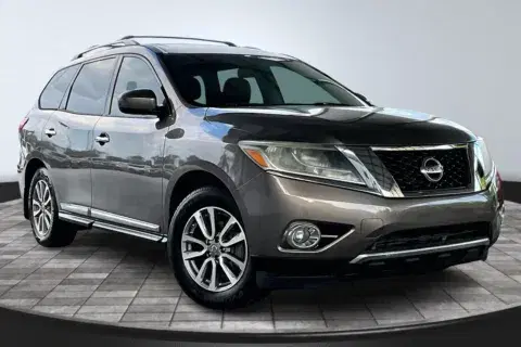 Nissan Pathfinder - Thumbnail 4