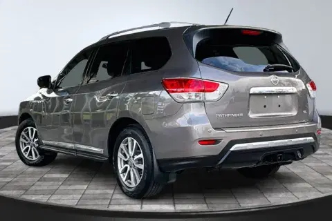 Nissan Pathfinder - Thumbnail 5