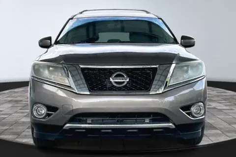 Nissan Pathfinder - Thumbnail 3