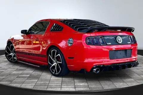 Ford Mustang - Thumbnail 5
