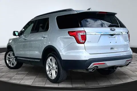 Ford Explorer Xlt - Thumbnail 5