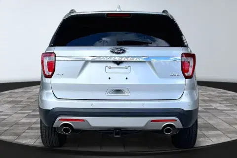 Ford Explorer Xlt - Thumbnail 6