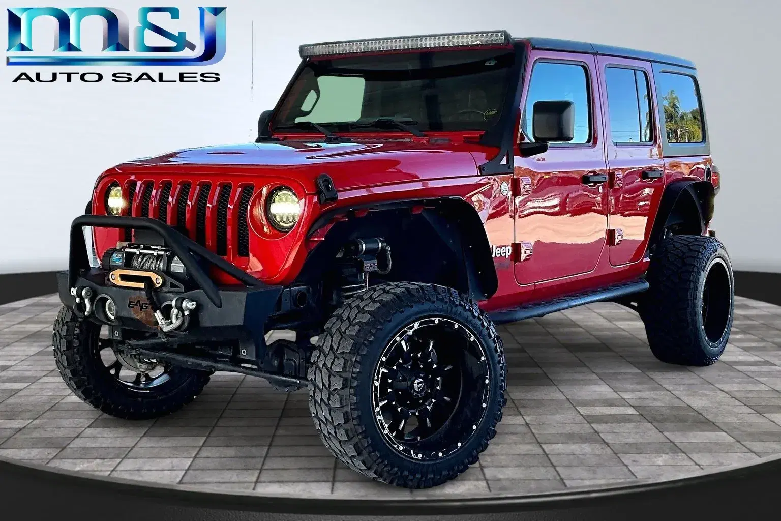 Jeep Wrangler Unlimited - Thumbnail 2