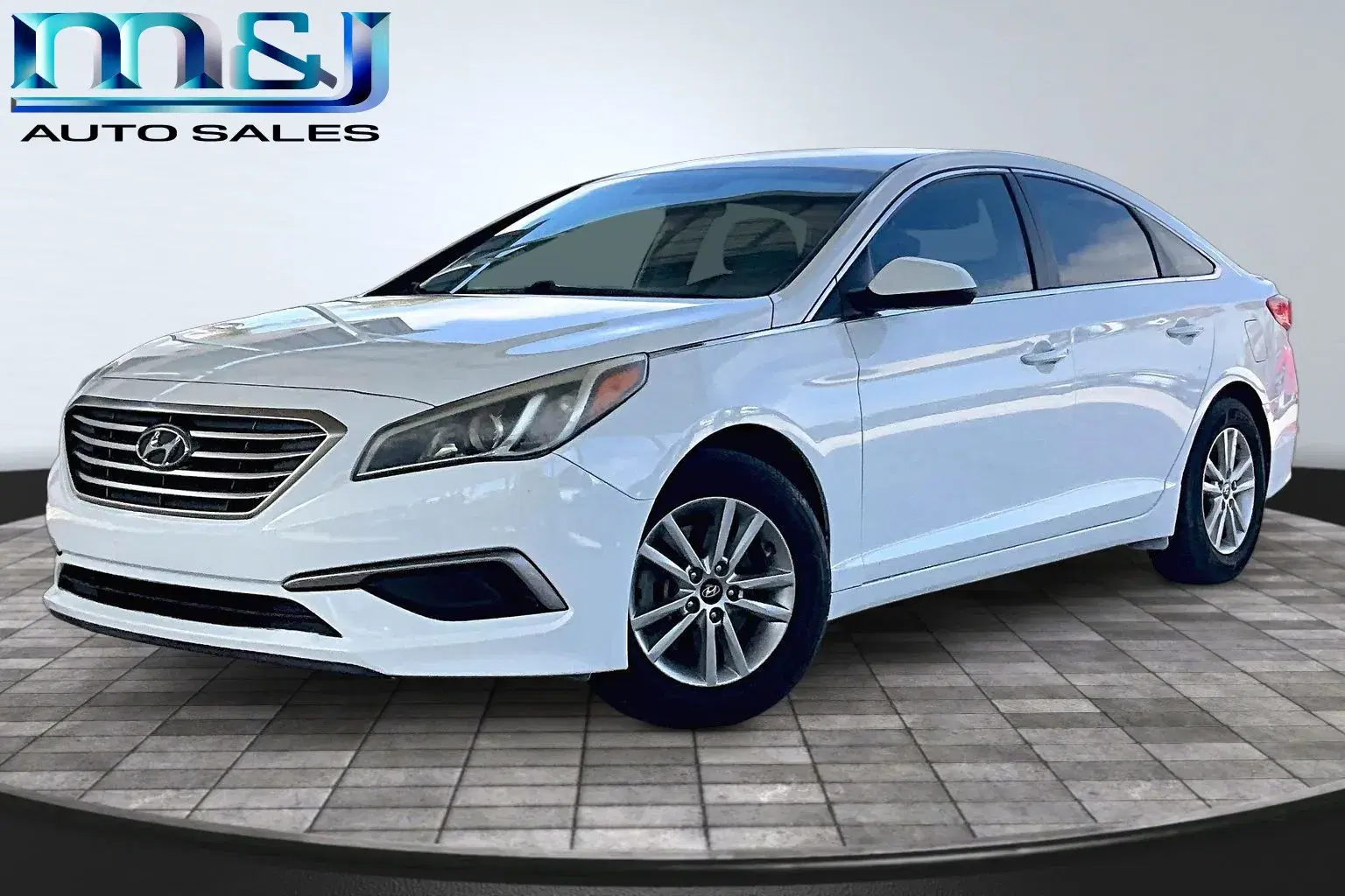 Hyundai Sonata - Thumbnail 2