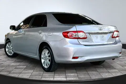 Toyota Corolla Ce - Thumbnail 5