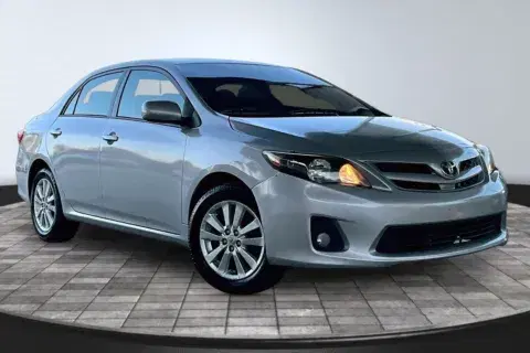 Toyota Corolla Ce - Thumbnail 4