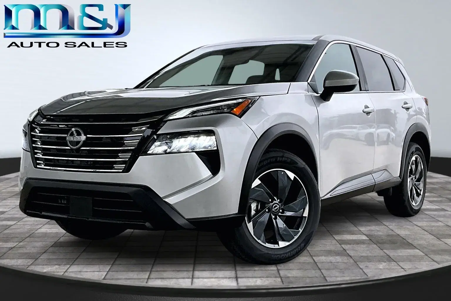 Nissan Rogue - Thumbnail 2