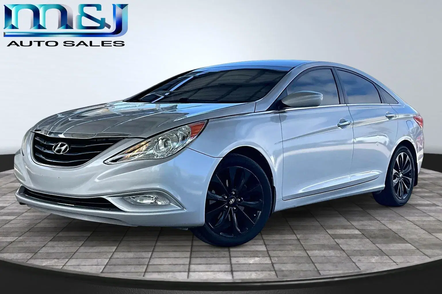 Hyundai Sonata - Thumbnail 2