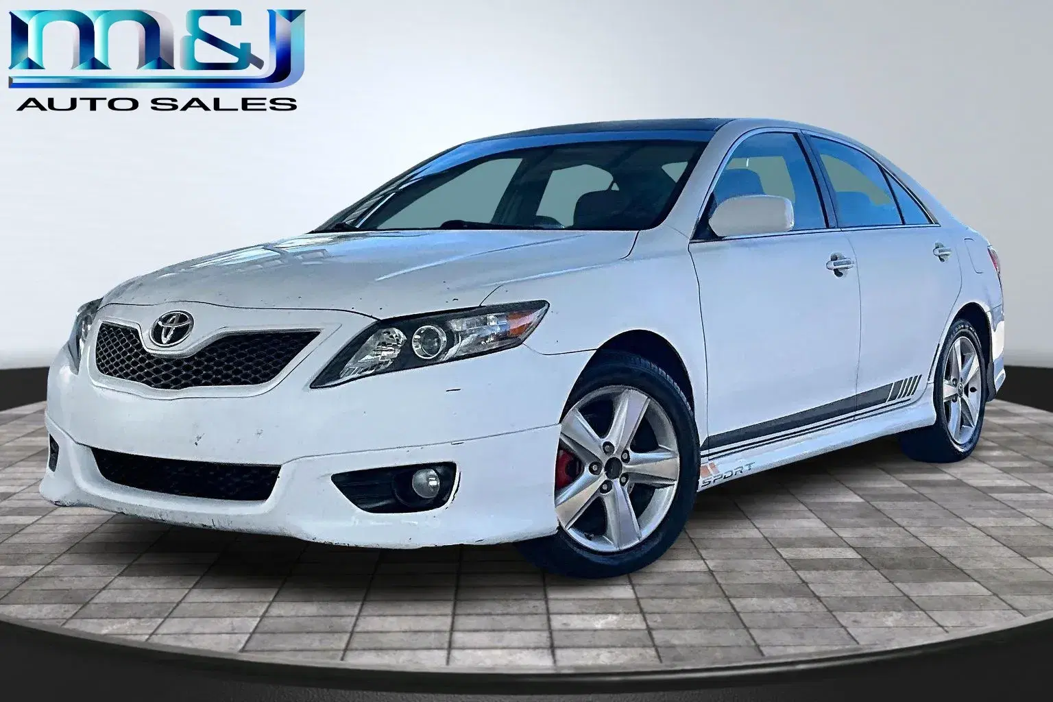 Toyota Camry - Thumbnail 2