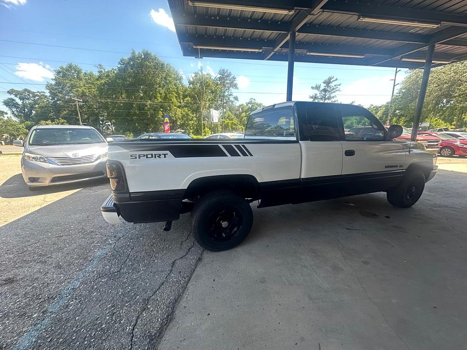 Dodge Ram 1500 - Thumbnail 6