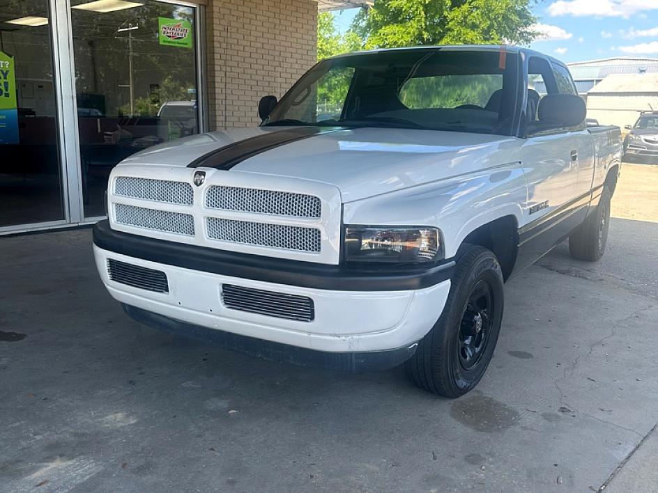 Dodge Ram 1500 - Thumbnail 2