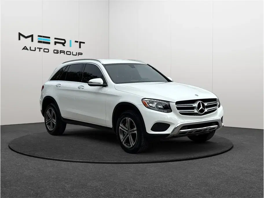Mercedes-Benz Glc 300 Sport Utility 4D - Thumbnail 2
