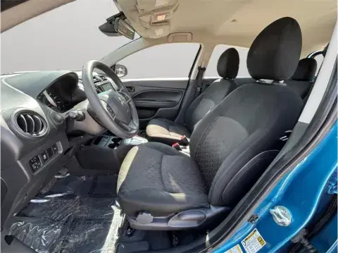 Mitsubishi Mirage Es Hatchback 4D - Thumbnail 3