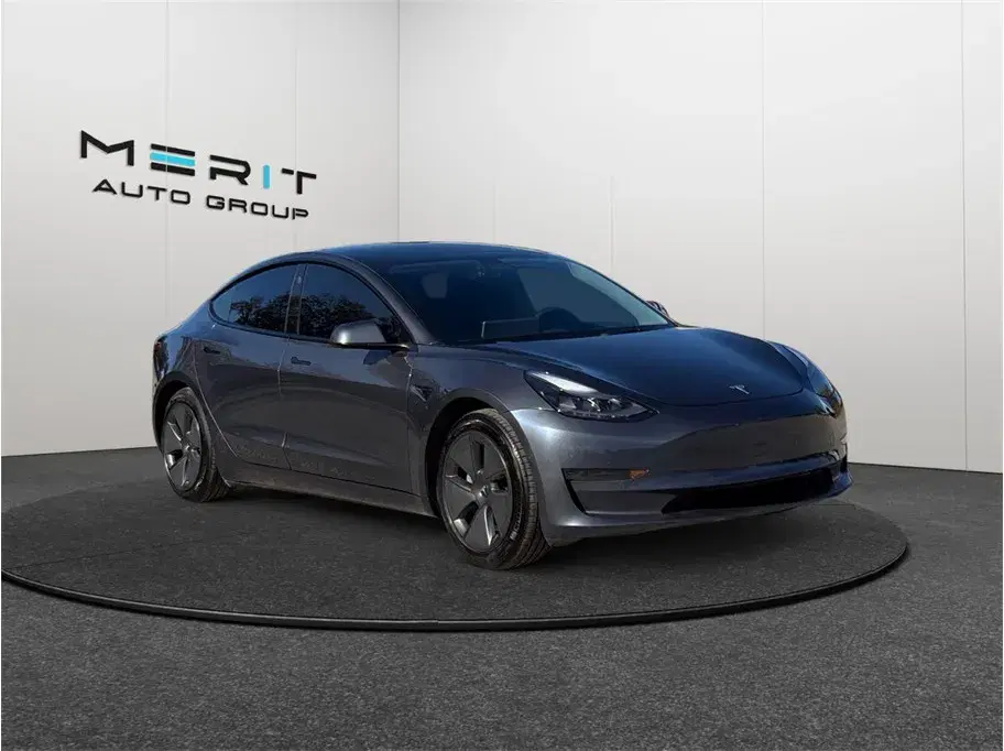 Tesla Model 3 Standard Range Plus Sedan 4D - View 1