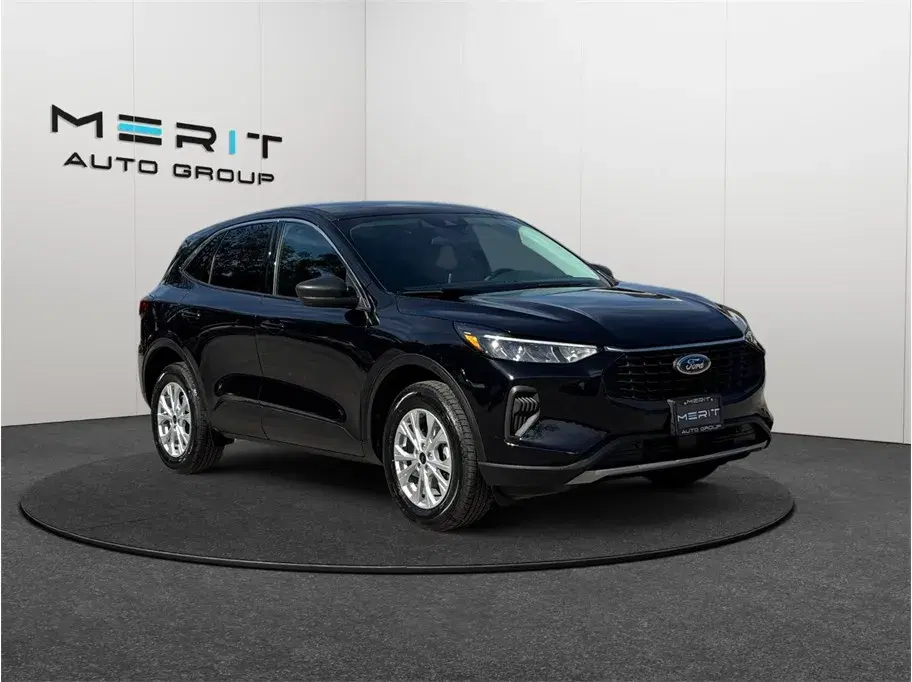 Ford Escape Active Sport Utility 4D - Thumbnail 2