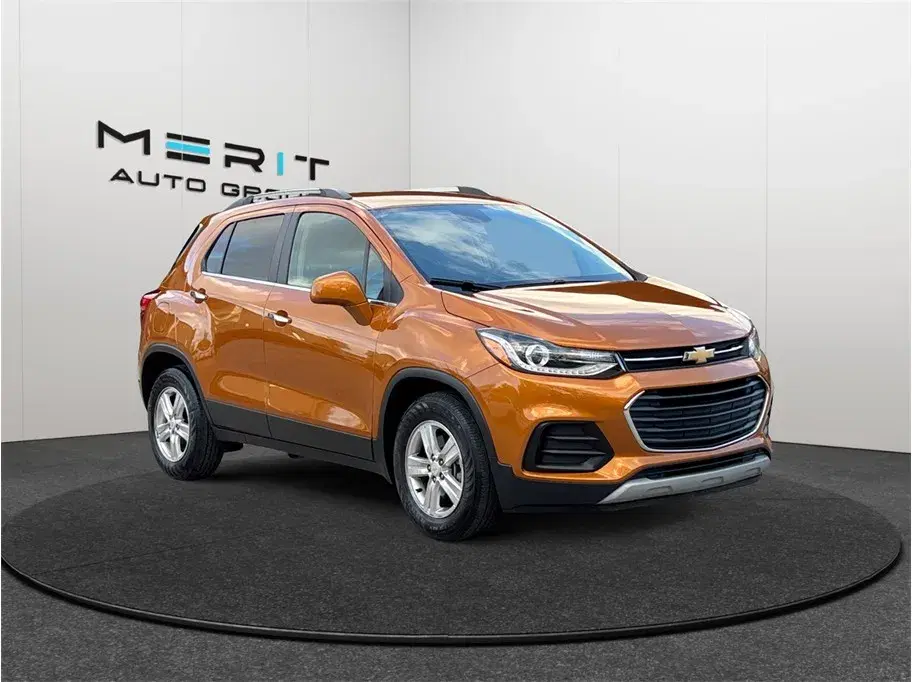 Chevrolet Trax Lt Sport Utility 4D - Thumbnail 2