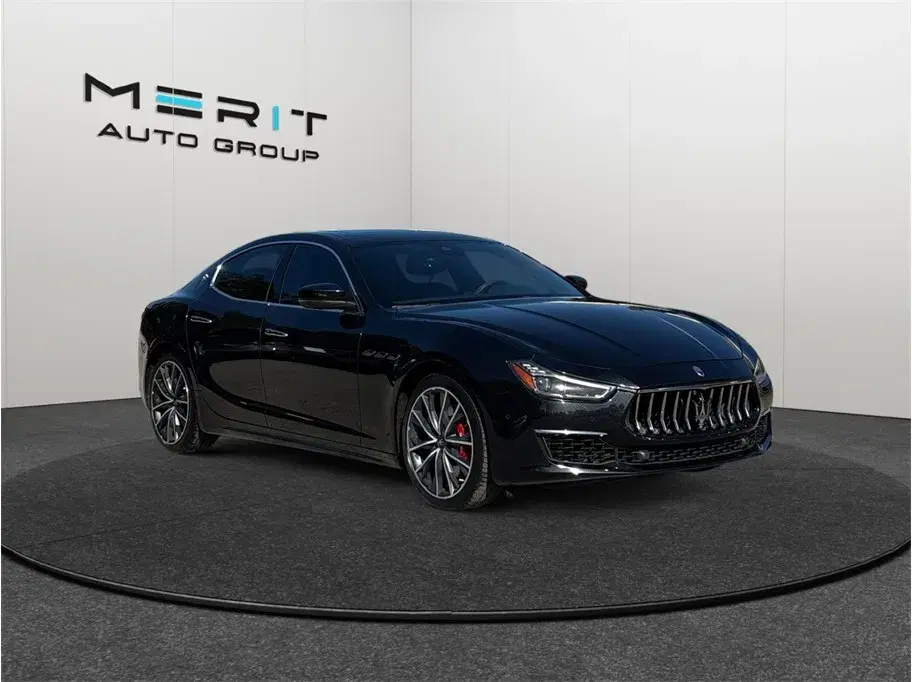 Maserati Ghibli S Q4 Granlusso Sedan 4D - View 1