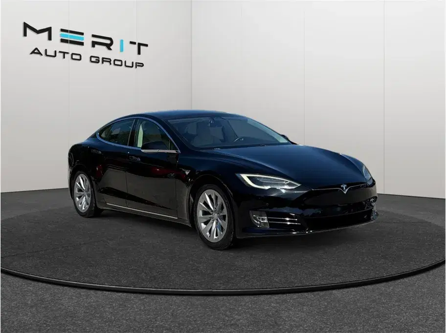 Tesla Model S 75D Sedan 4D - Thumbnail 2