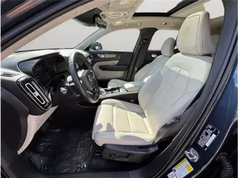 Volvo Xc40 T5 Inscription Sport Utility 4D - Thumbnail 3