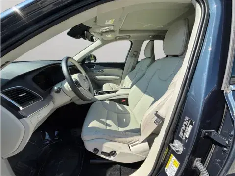 Volvo Xc90 B6 Core Sport Utility 4D - Thumbnail 3