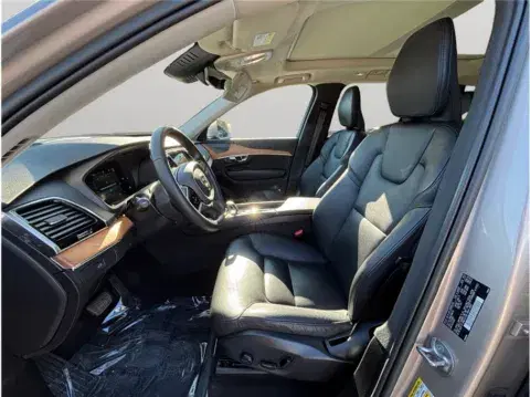 Volvo Xc90 B5 Plus Bright Theme Sport Utility 4D - Thumbnail 3