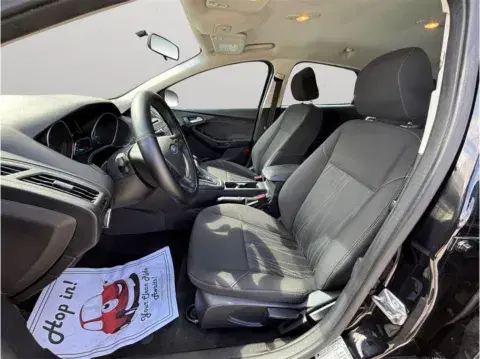 Ford Focus Se Hatchback 4D - Thumbnail 3