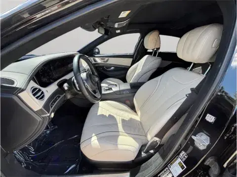 Mercedes-Benz S-Class S 560 Sedan 4D - Thumbnail 3