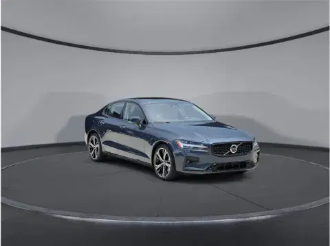 Volvo S60 B5 Core Dark Theme Sedan 4D - Thumbnail 3