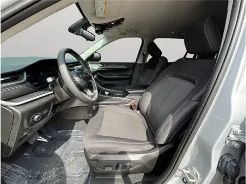 Jeep Grand Cherokee L Laredo Sport Utility 4D - Thumbnail 3