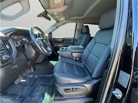 Chevrolet Silverado 1500 Crew Cab Lt Pickup 4D 5 3/4 Ft - Thumbnail 3