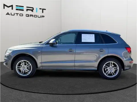 Audi Q5 3.0T Premium Plus Sport Utility 4D - Thumbnail 6