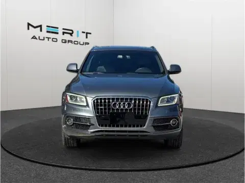 Audi Q5 3.0T Premium Plus Sport Utility 4D - Thumbnail 4