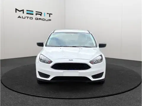 Ford Focus S Sedan 4D - Thumbnail 4