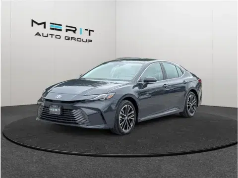 Toyota Camry Xle Sedan 4D - Thumbnail 5