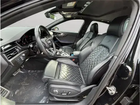 Audi S4 Prestige Sedan 4D - Thumbnail 3