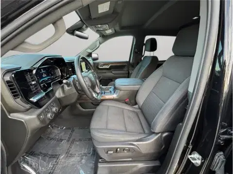 Chevrolet Silverado 1500 Crew Cab Rst Pickup 4D 5 3/4 Ft - Thumbnail 3