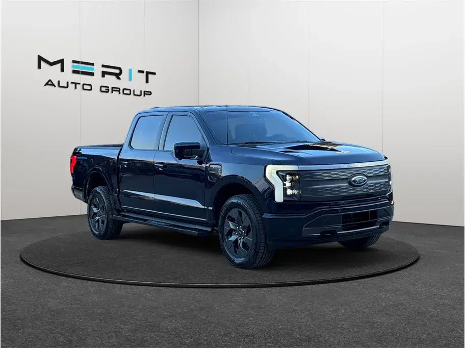 Ford F-150 Lightning Lariat Pickup 4D 5 1/2 Ft - View 1
