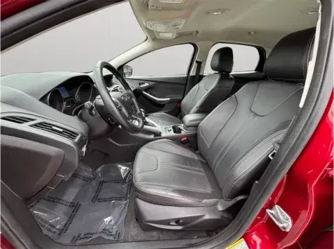 Ford Focus Se Hatchback 4D - Thumbnail 3