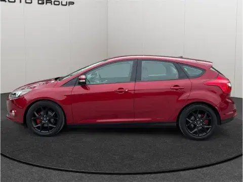 Ford Focus Se Hatchback 4D - Thumbnail 6