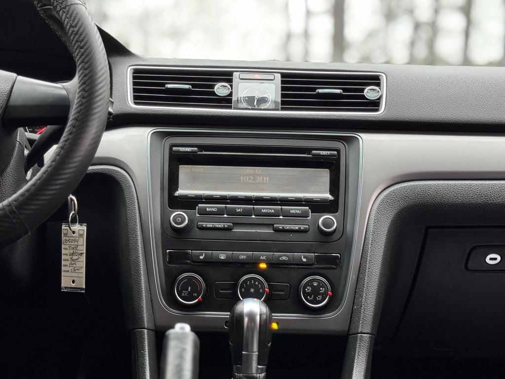 Volkswagen Passat - Thumbnail 14