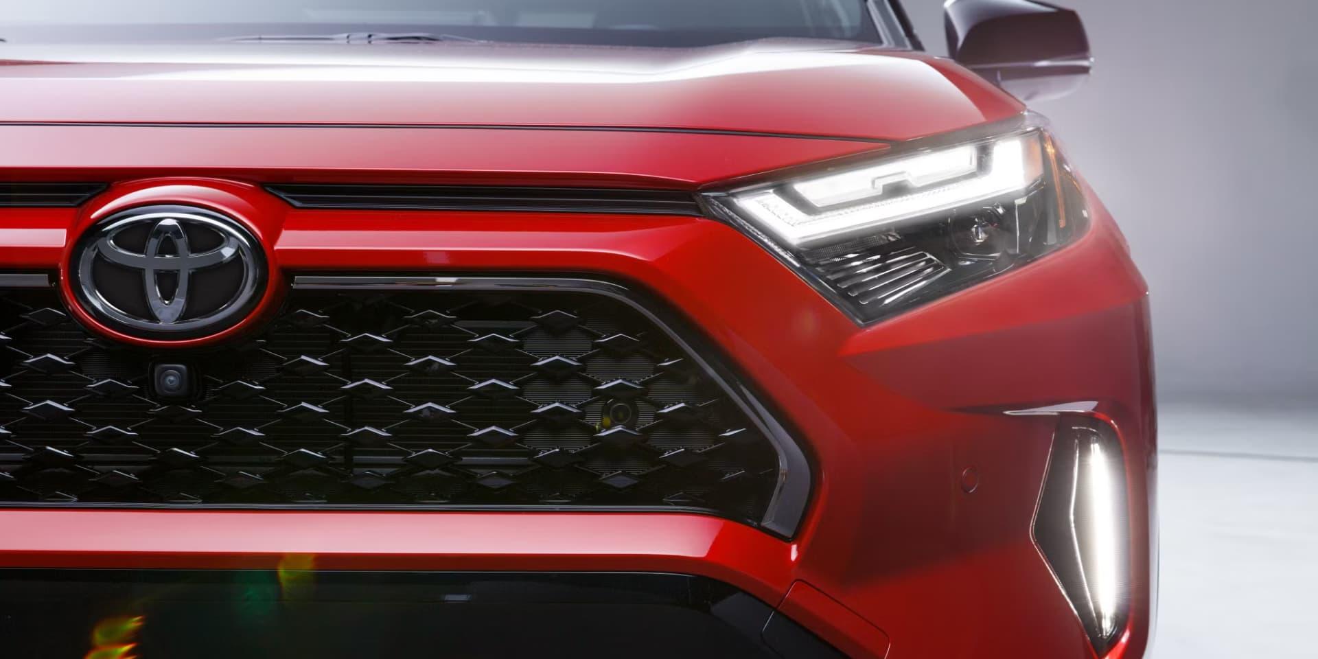 Toyota Rav4 Plug-In Hybrid | Treasure Coast Toyota Of Stuart - Thumbnail 3