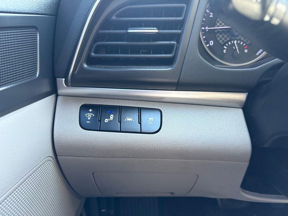 Hyundai Elantra Limited | Miami, Fl | Ocean Auto Sales - Thumbnail 2