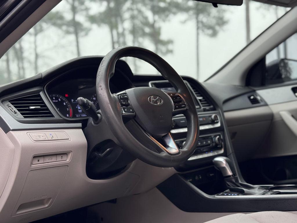 Hyundai Sonata - Thumbnail 6