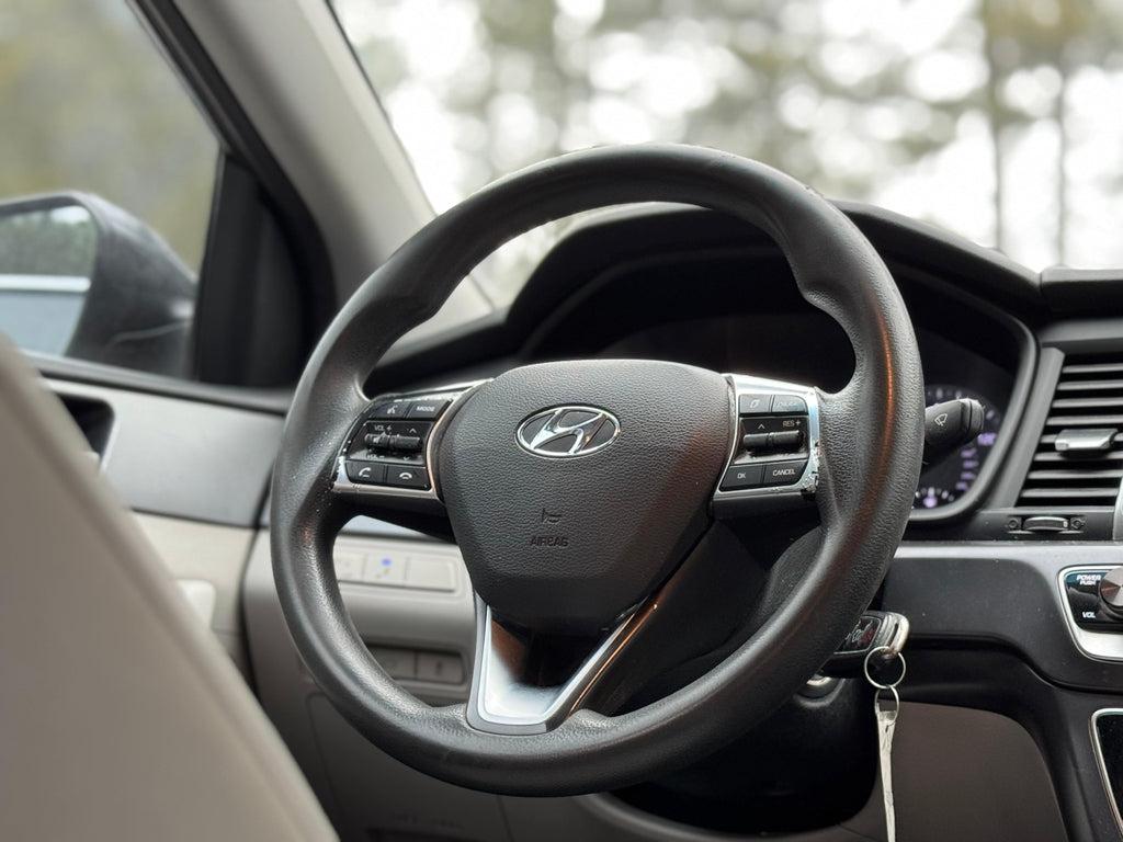 Hyundai Sonata - Thumbnail 10