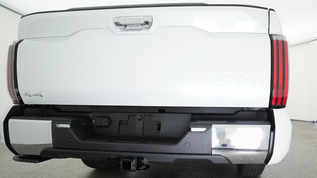 Toyota Tundra 1794 Edition Crewmax 4-Wheel Drive - Thumbnail 8