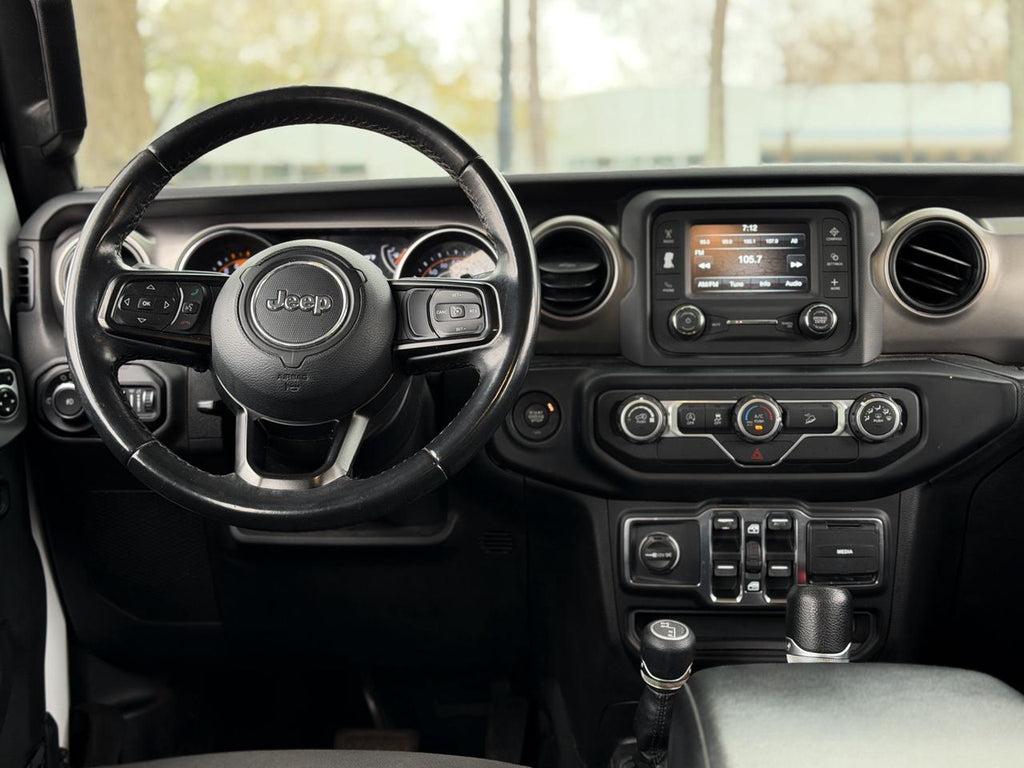 Jeep Wrangler Unlimited 4X4 - Thumbnail 14