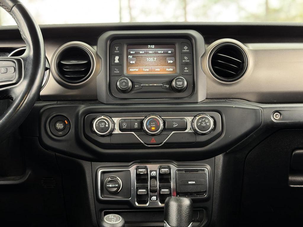 Jeep Wrangler Unlimited 4X4 - Thumbnail 13