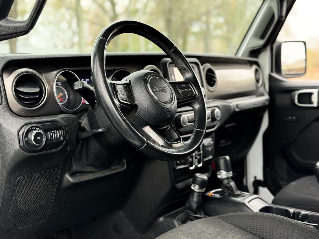 Jeep Wrangler Unlimited 4X4 - Thumbnail 12