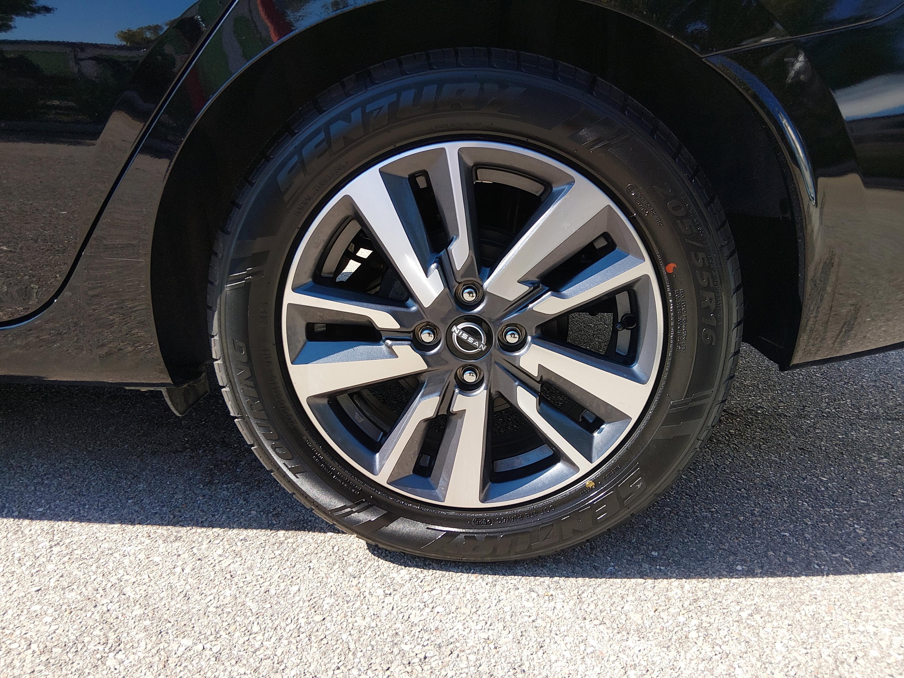 Nissan Versa Sv Cvt - Thumbnail 10