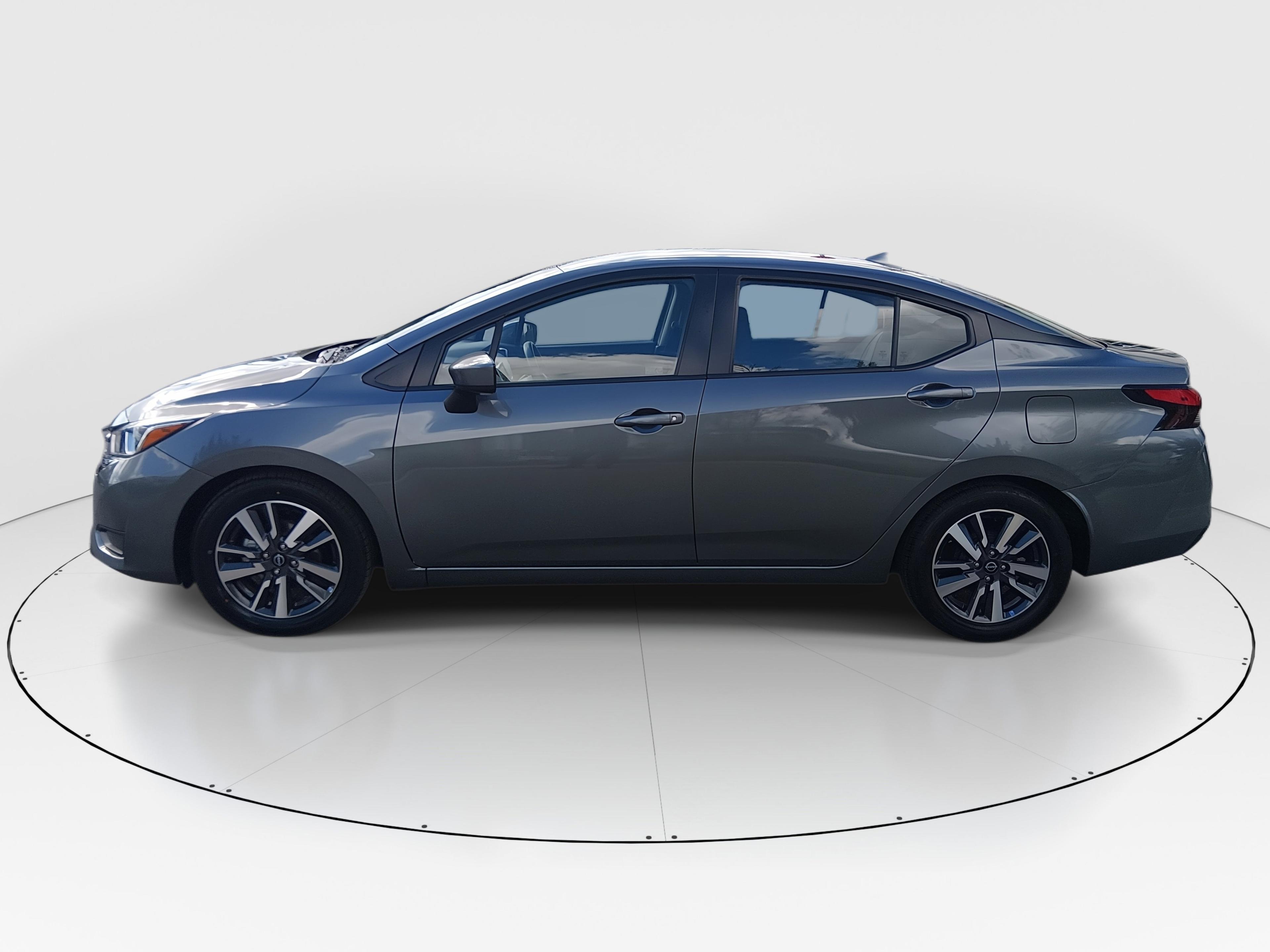 Nissan Versa Sv Cvt - Thumbnail 4